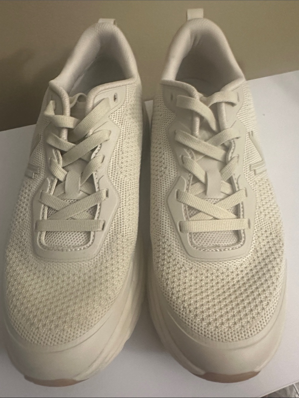 Vionic Cream  Knit Sneakers